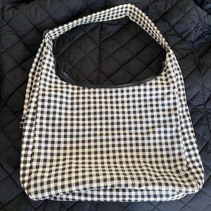 BAGGU Black and White Shoulder Bag with Gingham Pattern and Hobo Shape